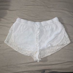 white lace shorts